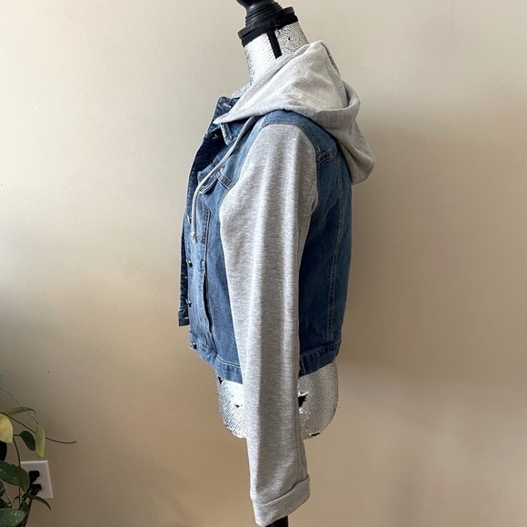 LOVE Tree Denim Jacket . NEW with tags. - Picture 4 of 6